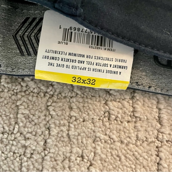 IZOD NWT men’s comfort stretch jeans regular fit 32 x 32 dark blue. - Picture 8 of 9